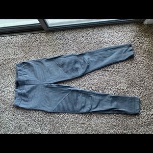 Women’s grey moto jeggings. Size m.